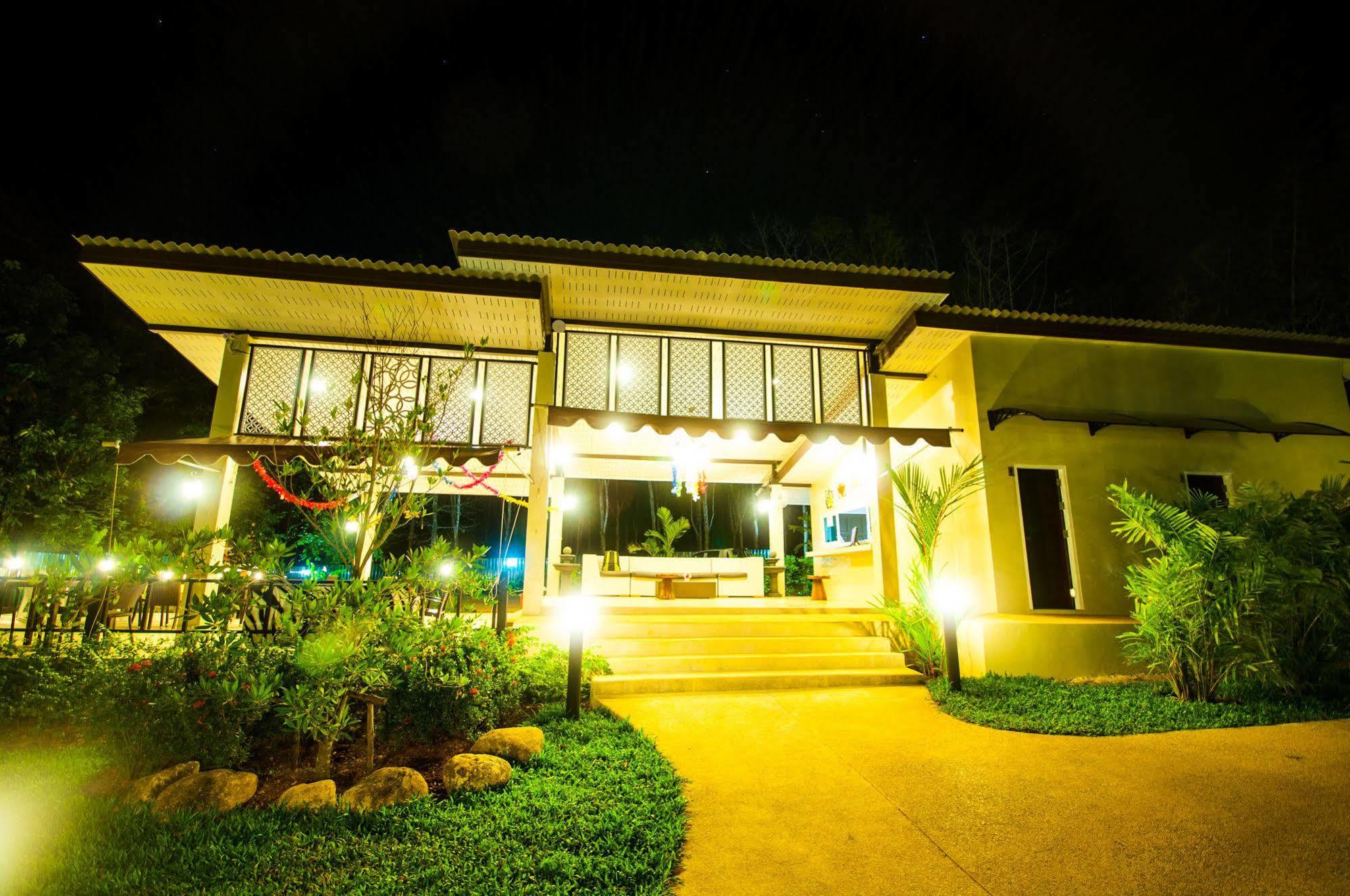 Chomphu Resort Khao Lak Exterior foto